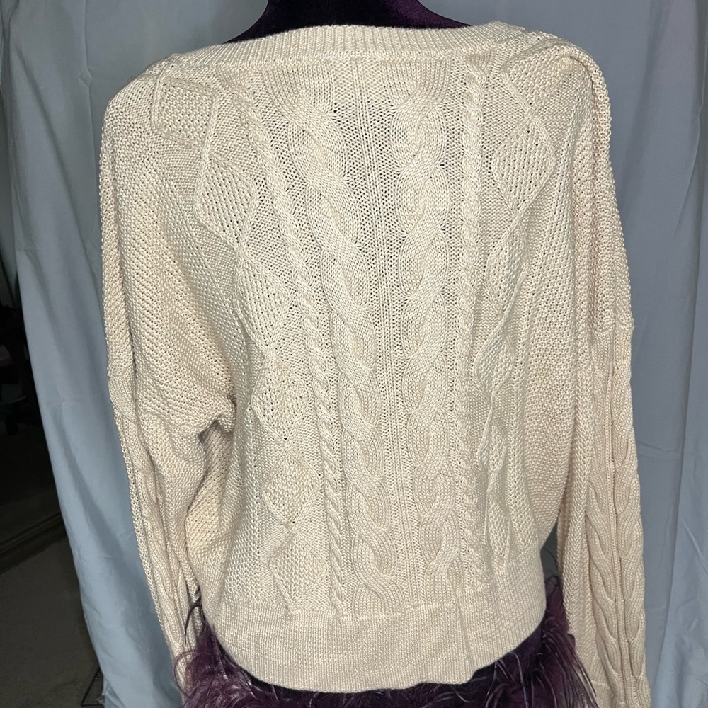 Cabi Cropped Cable Pullover Size Medium - image 4